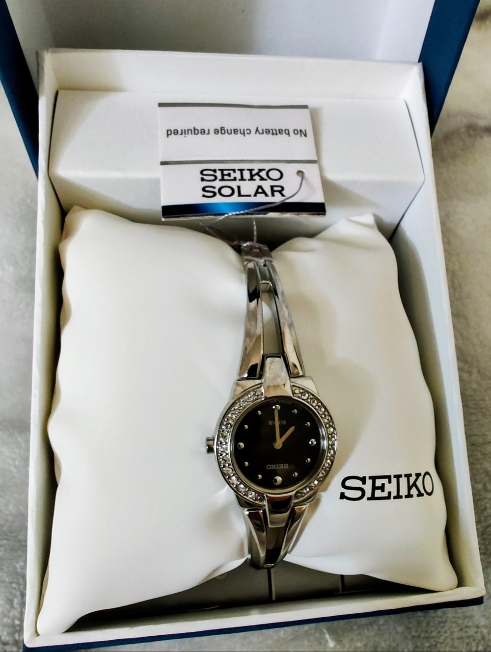 Seiko Solar Stainless Steel Watch (Retail $245) - Picture 4 of 8